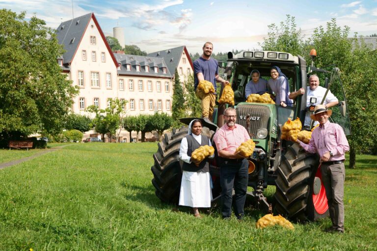 Familie Witt spendet Kartoffeln